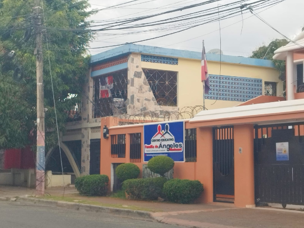 Centro Educativo Familia De Angeles Montessori  -  Otros